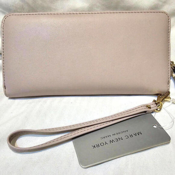 Marc New York Clutch bag Pink New with Tags - Picture 4 of 8